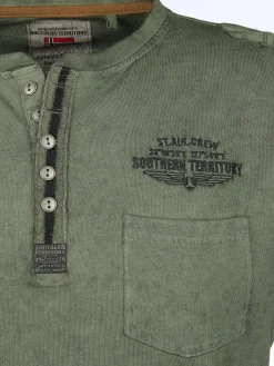 Herren Southern Territory Herren Henleyshirt im Used Look